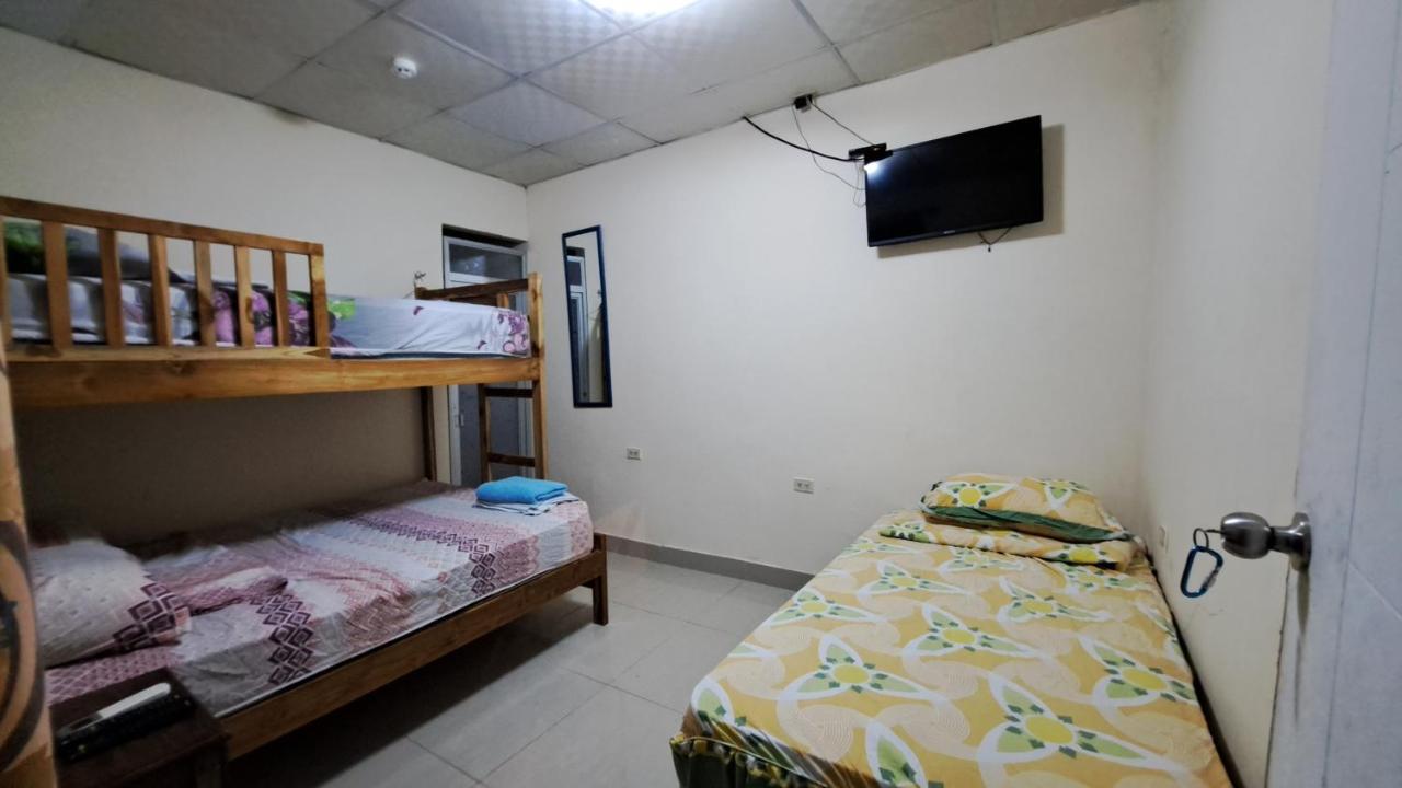 Hostal Brisas Calobrenas Luaran gambar